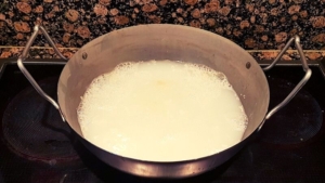 making homemade laundry detergent